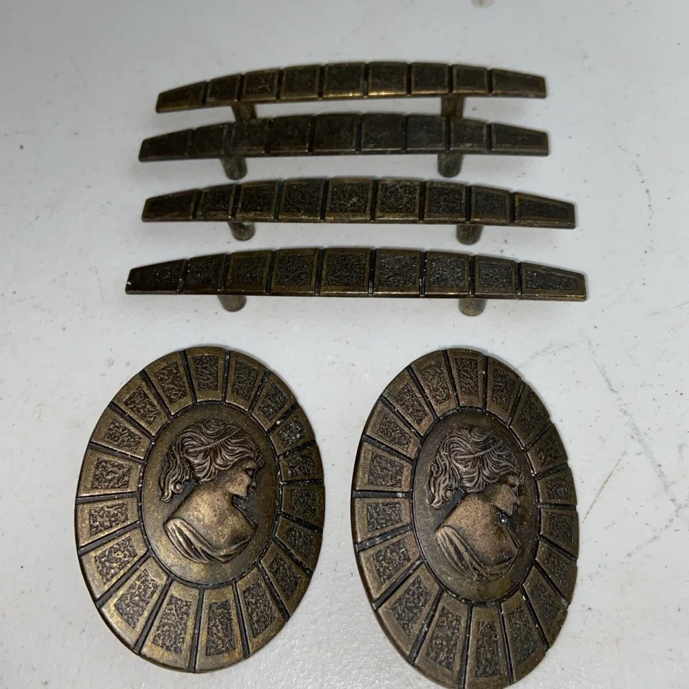 Victorian Lady Cameo Drawer Pulls Antique Brass Vintage Lot‎ W/Matching Pulls